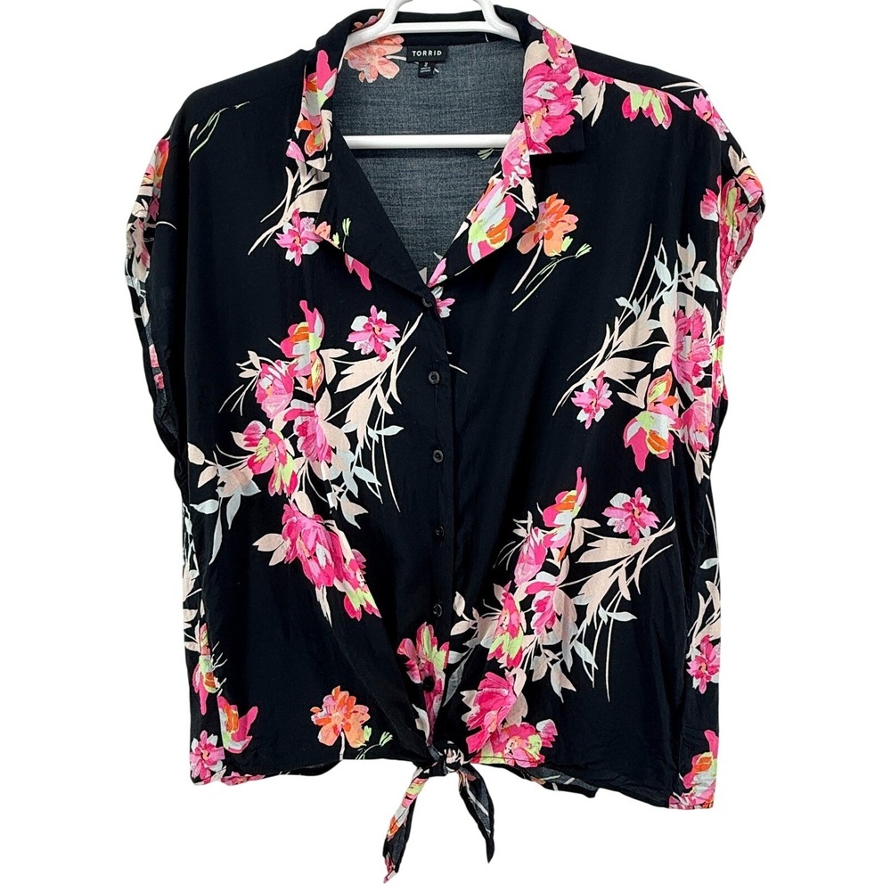 Torrid Floral Button Front Blouse Size 2 Plus Black Tie Front Short Sleeve Top